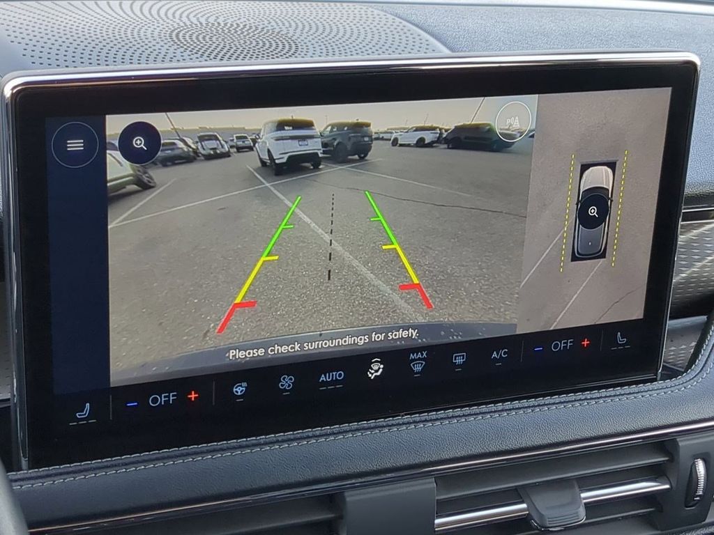 Thumbnail: 2024 Lincoln Corsair - 29