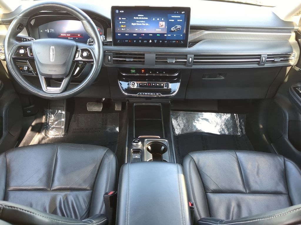 Thumbnail: 2024 Lincoln Corsair - 10