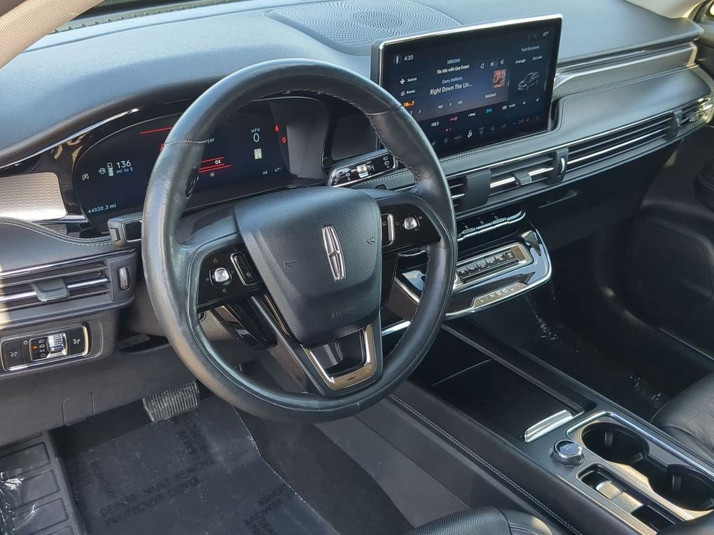 Thumbnail: 2024 Lincoln Corsair - 2