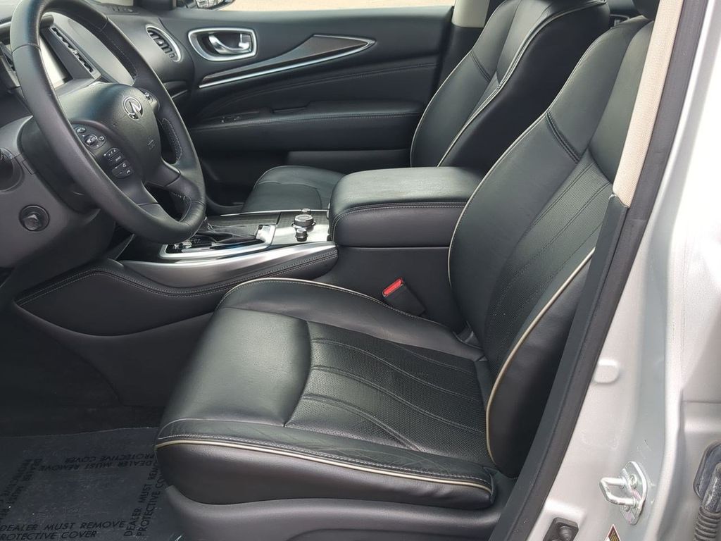 Thumbnail: 2016 INFINITI QX60 - 10