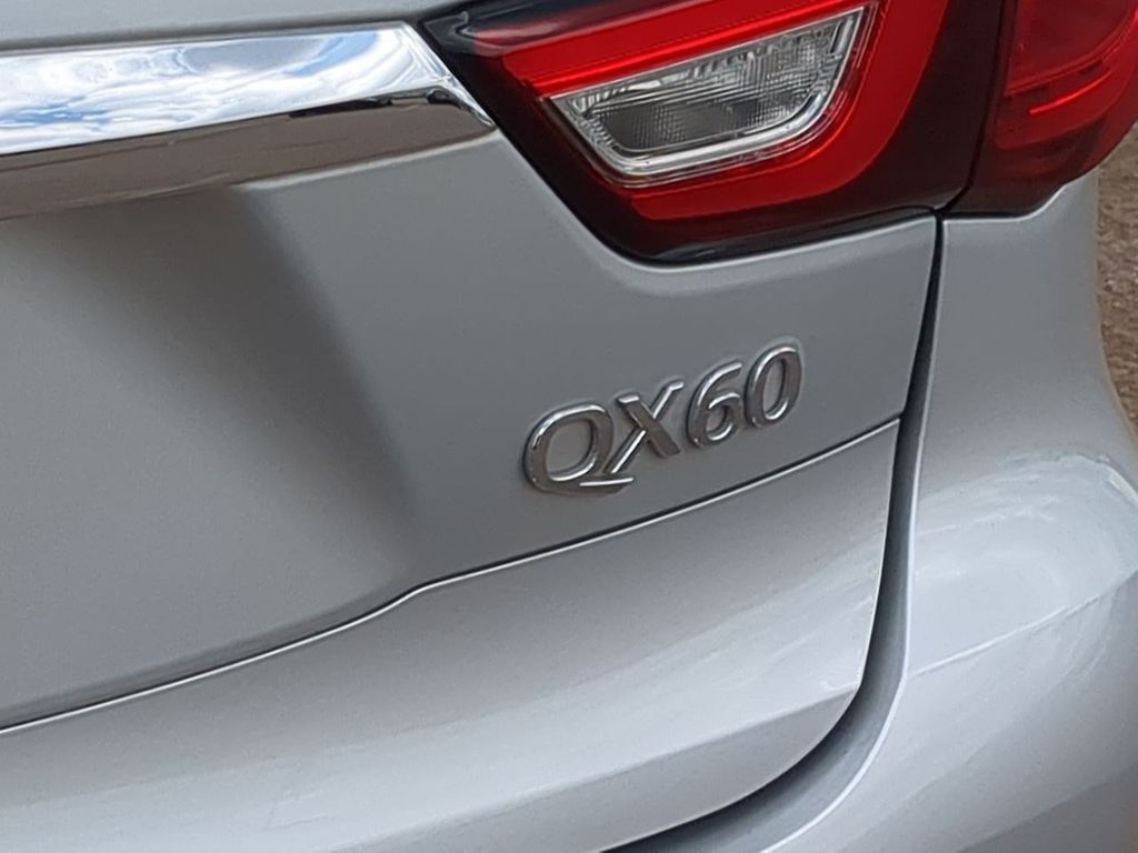 Thumbnail: 2016 INFINITI QX60 - 23