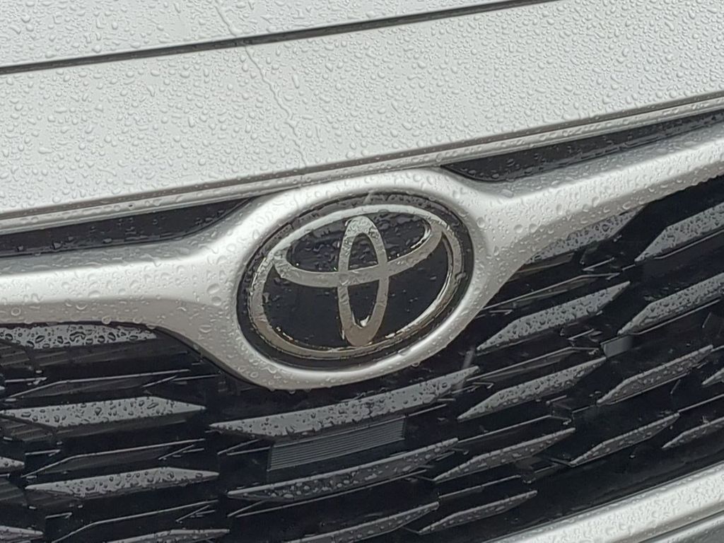 Thumbnail: 2023 Toyota Highlander - 7