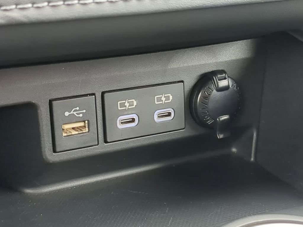 Thumbnail: 2023 Toyota Highlander - 28