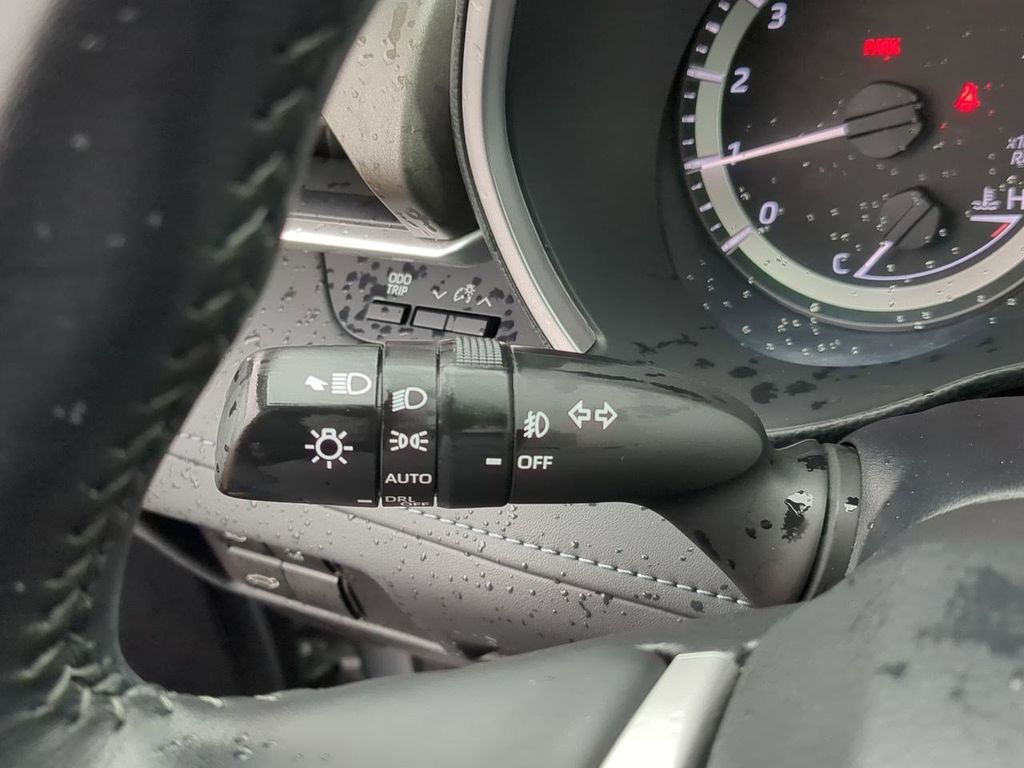 Thumbnail: 2023 Toyota Highlander - 27