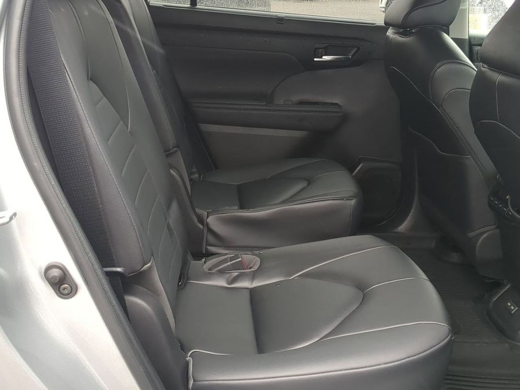 Thumbnail: 2023 Toyota Highlander - 26