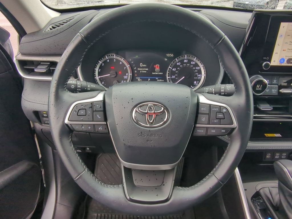 Thumbnail: 2023 Toyota Highlander - 13