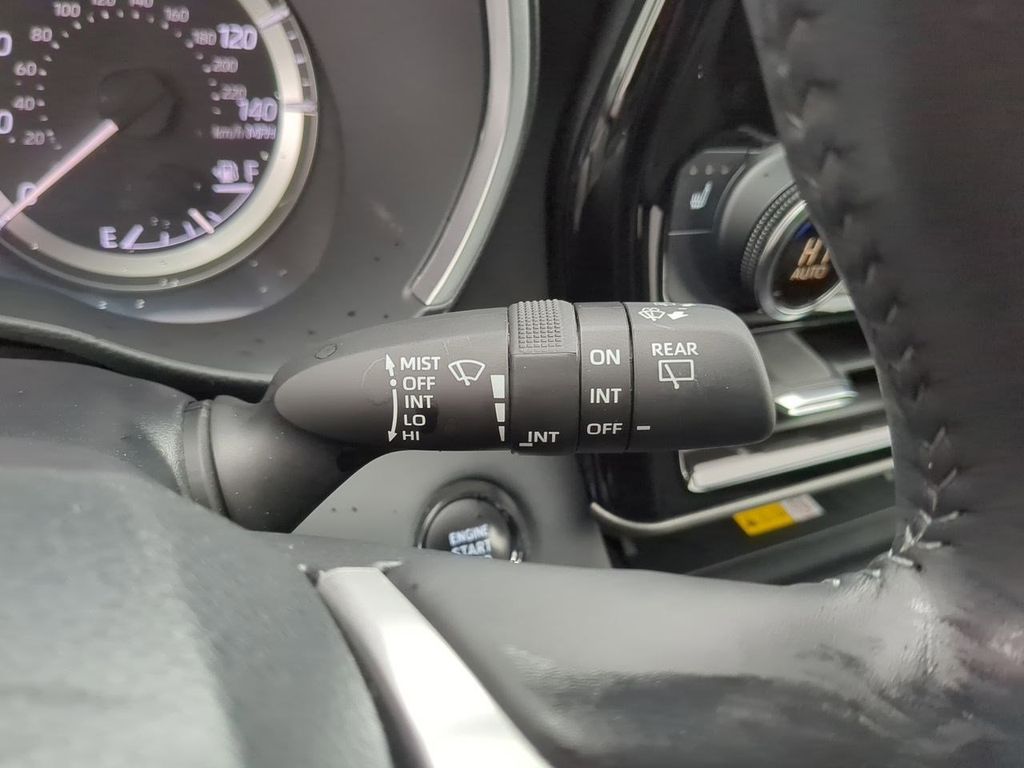 Thumbnail: 2023 Toyota Highlander - 15