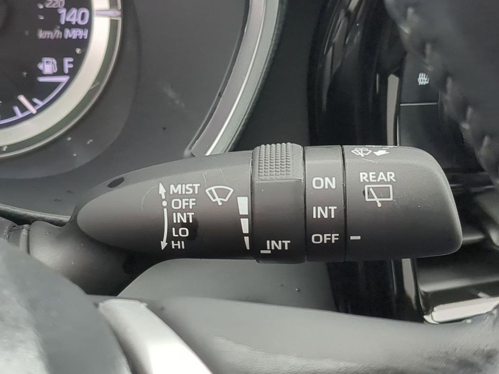 Thumbnail: 2023 Toyota Highlander - 16