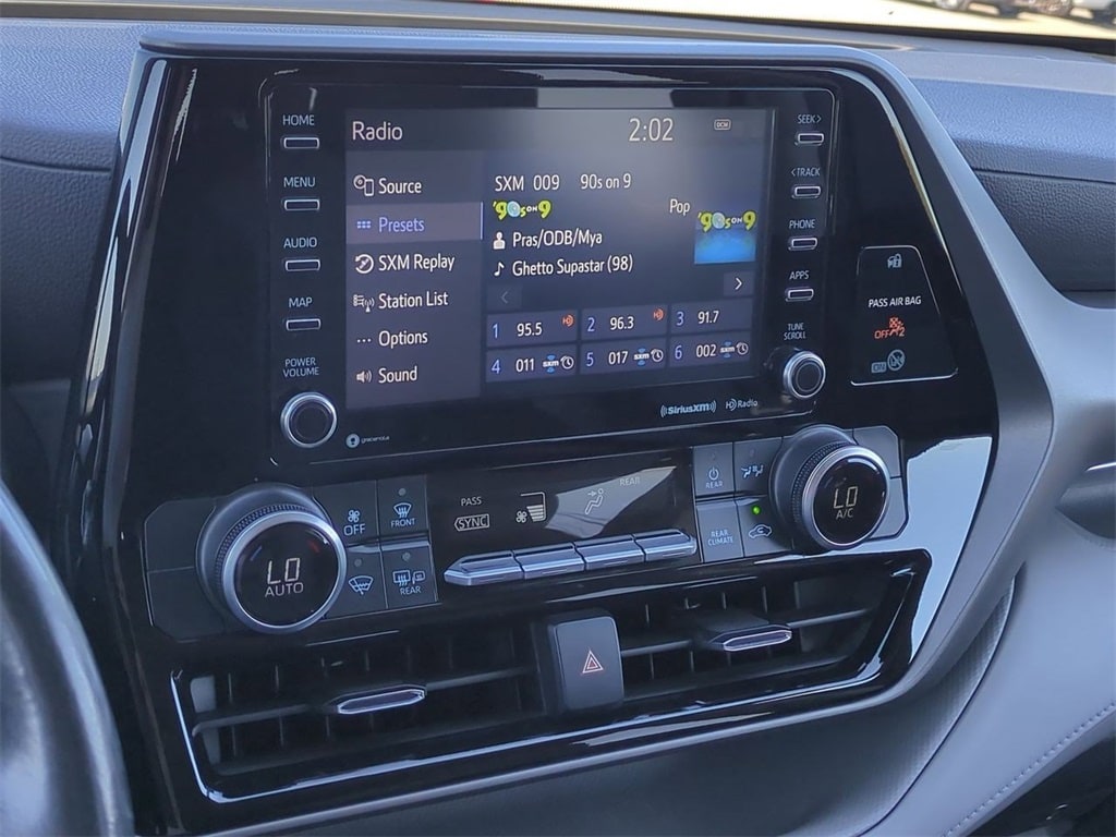 Thumbnail: 2021 Toyota Highlander - 14