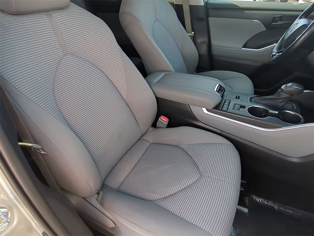 Thumbnail: 2021 Toyota Highlander - 27