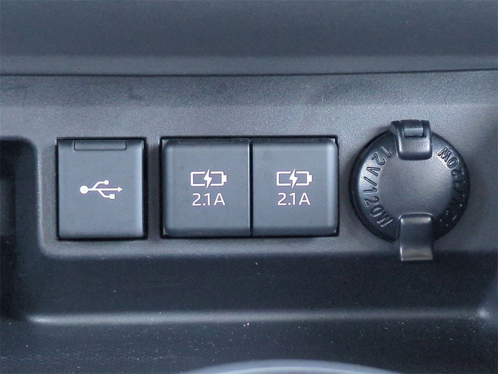 Thumbnail: 2021 Toyota Highlander - 32