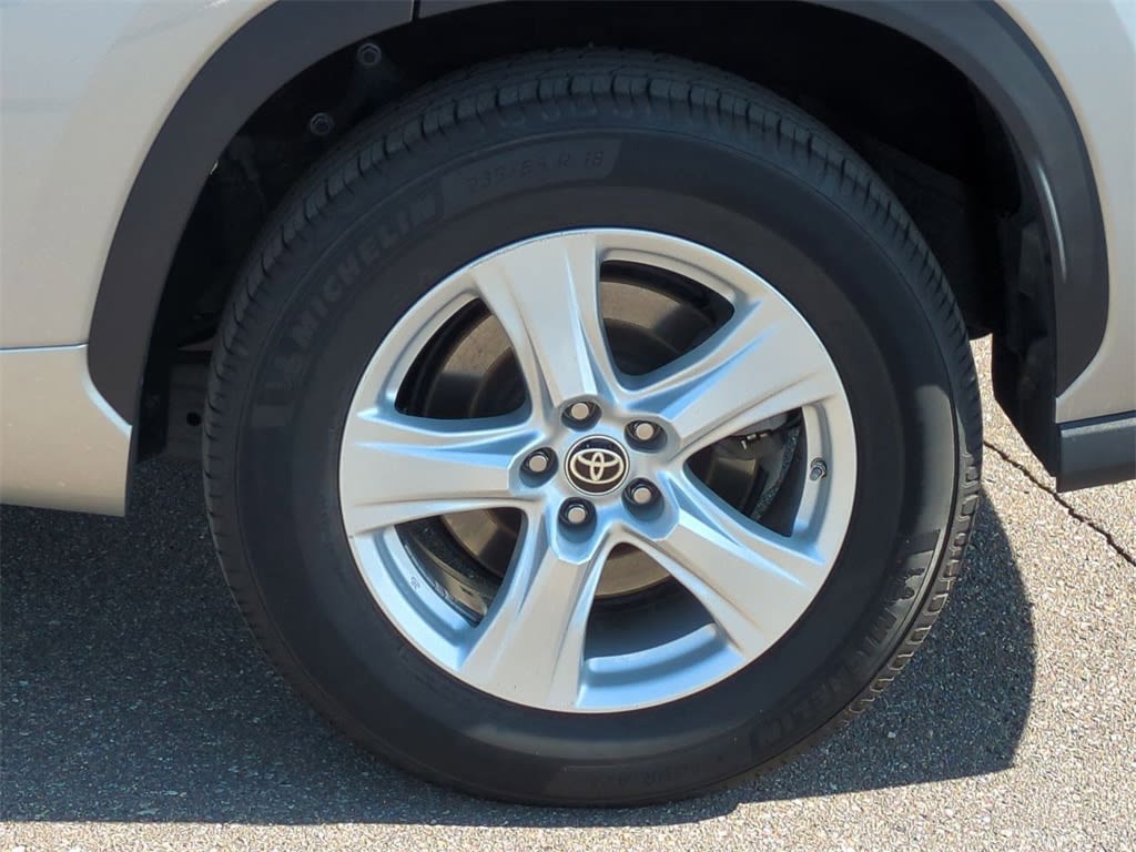 Thumbnail: 2021 Toyota Highlander - 8