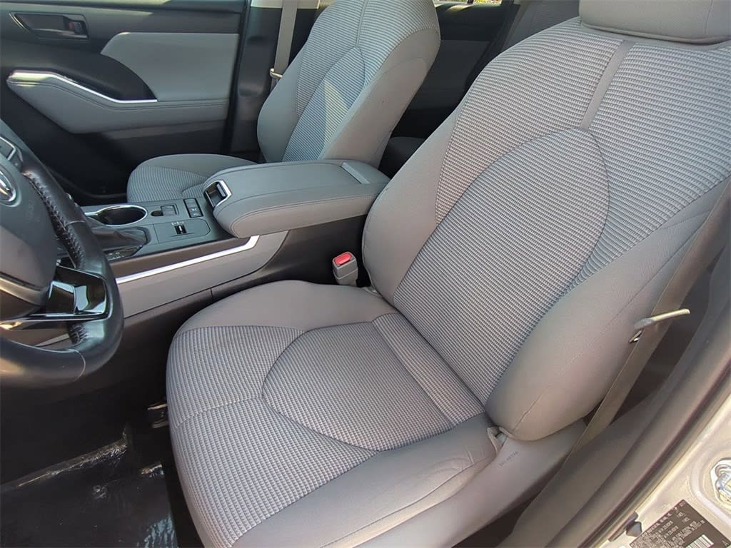 Thumbnail: 2021 Toyota Highlander - 10