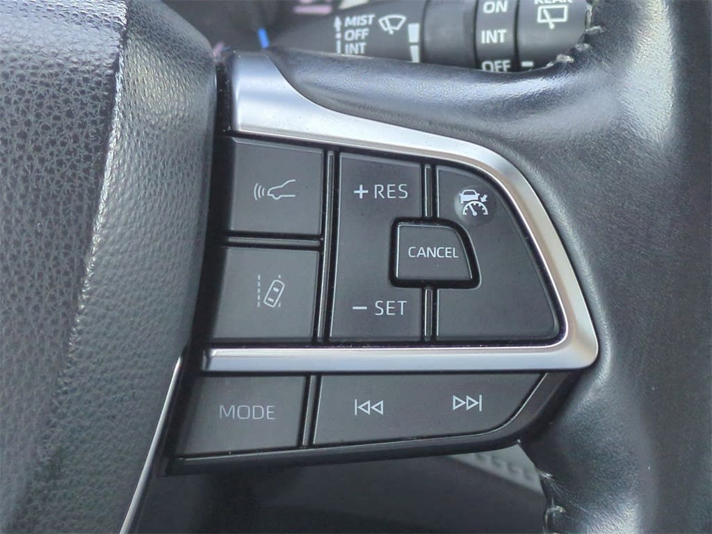 Thumbnail: 2021 Toyota Highlander - 29