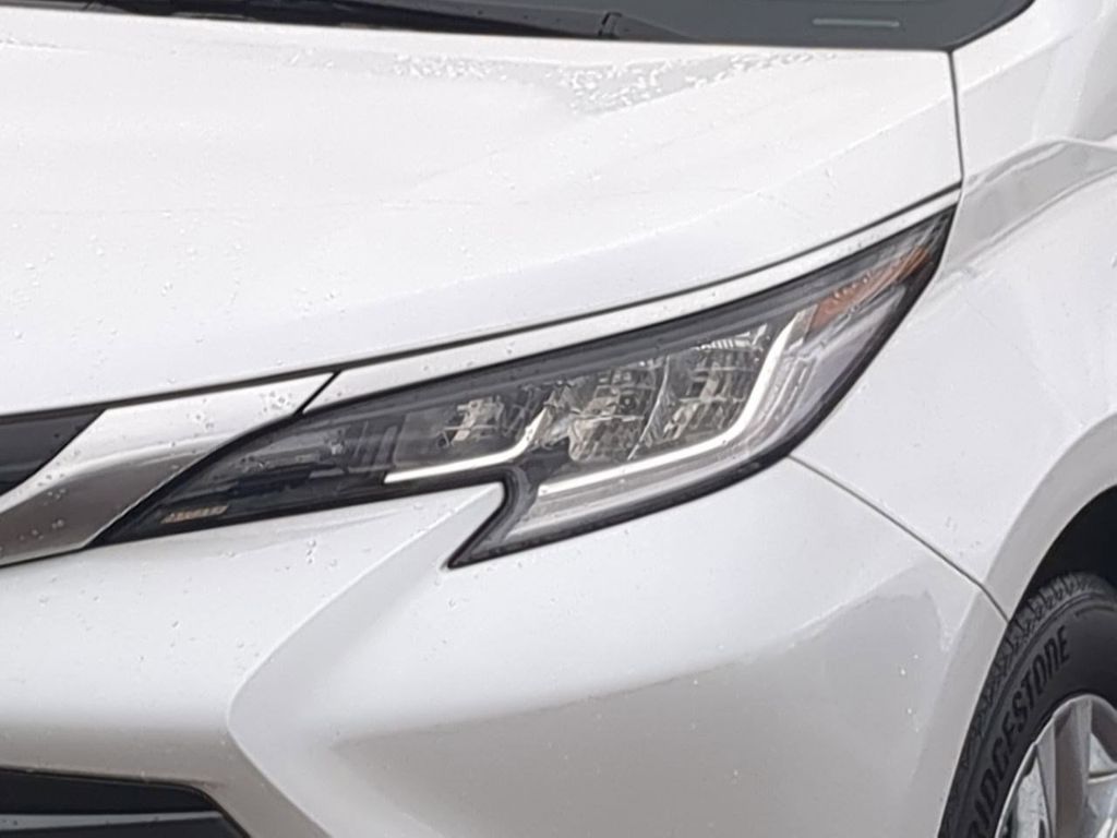 Thumbnail: 2023 Toyota Sienna - 22