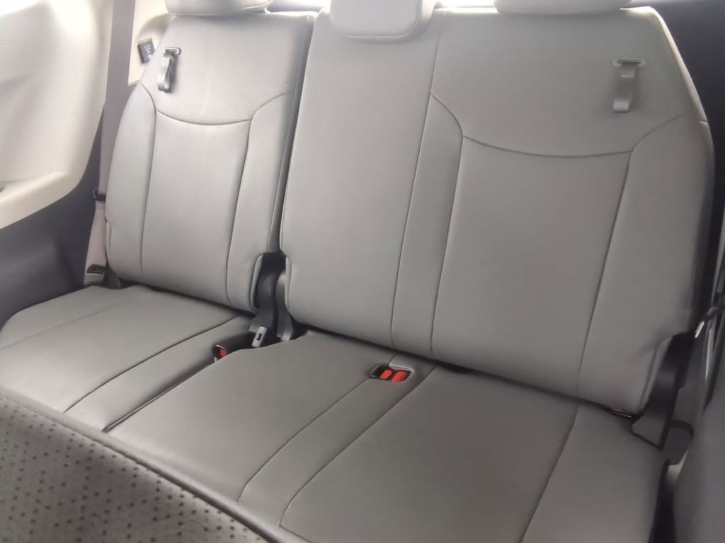 Thumbnail: 2023 Toyota Sienna - 27