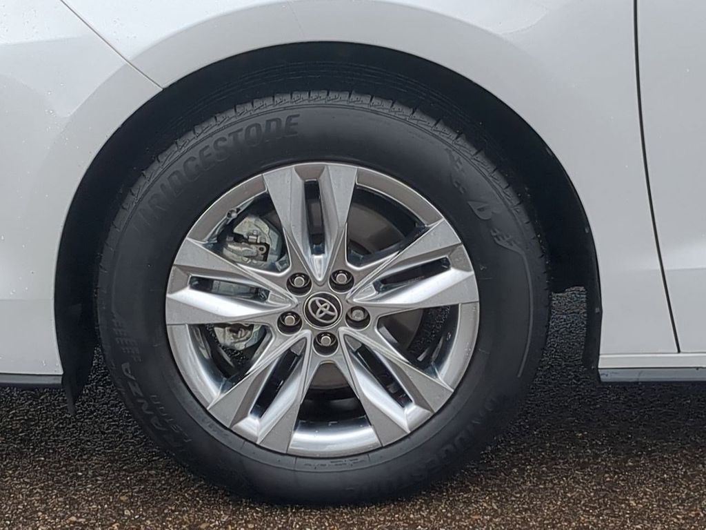 Thumbnail: 2023 Toyota Sienna - 8