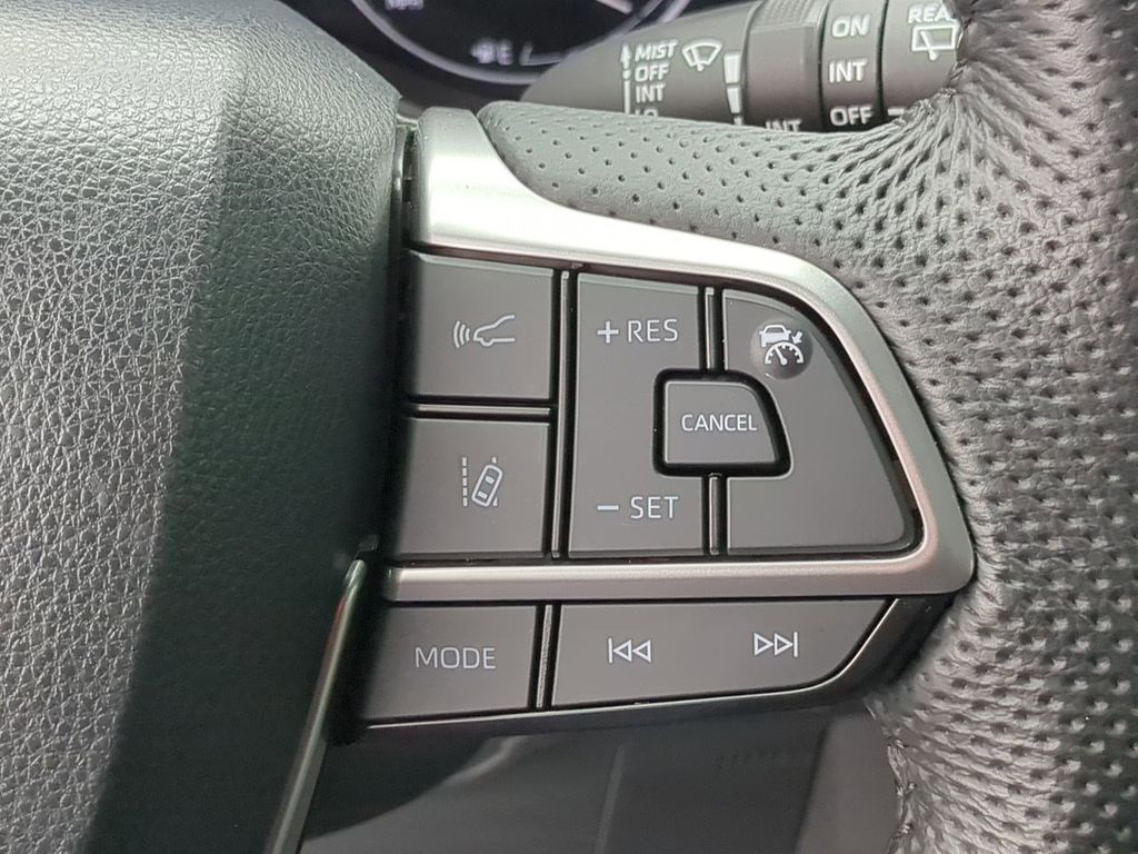 Thumbnail: 2023 Toyota Sienna - 30