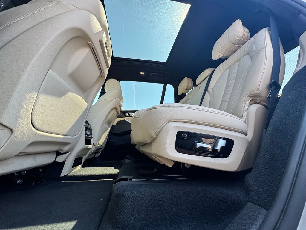 Thumbnail: 2021 BMW X7 - 22