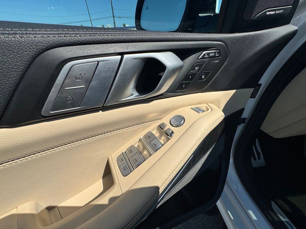 Thumbnail: 2021 BMW X7 - 25