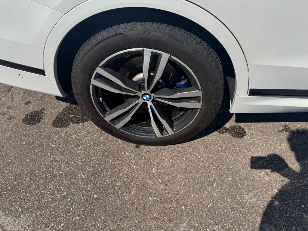 Thumbnail: 2021 BMW X7 - 16
