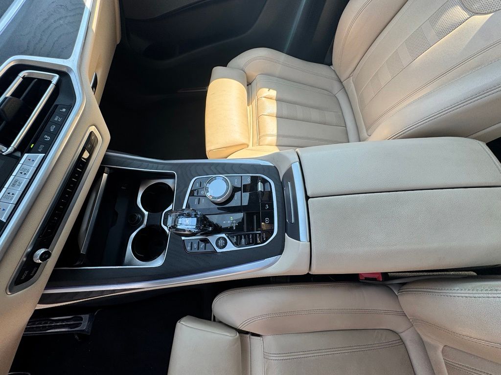 Thumbnail: 2021 BMW X7 - 9
