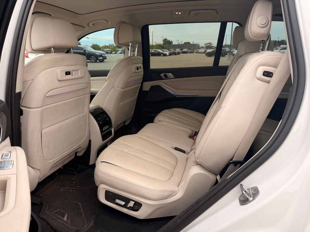 Thumbnail: 2020 BMW X7 - 10