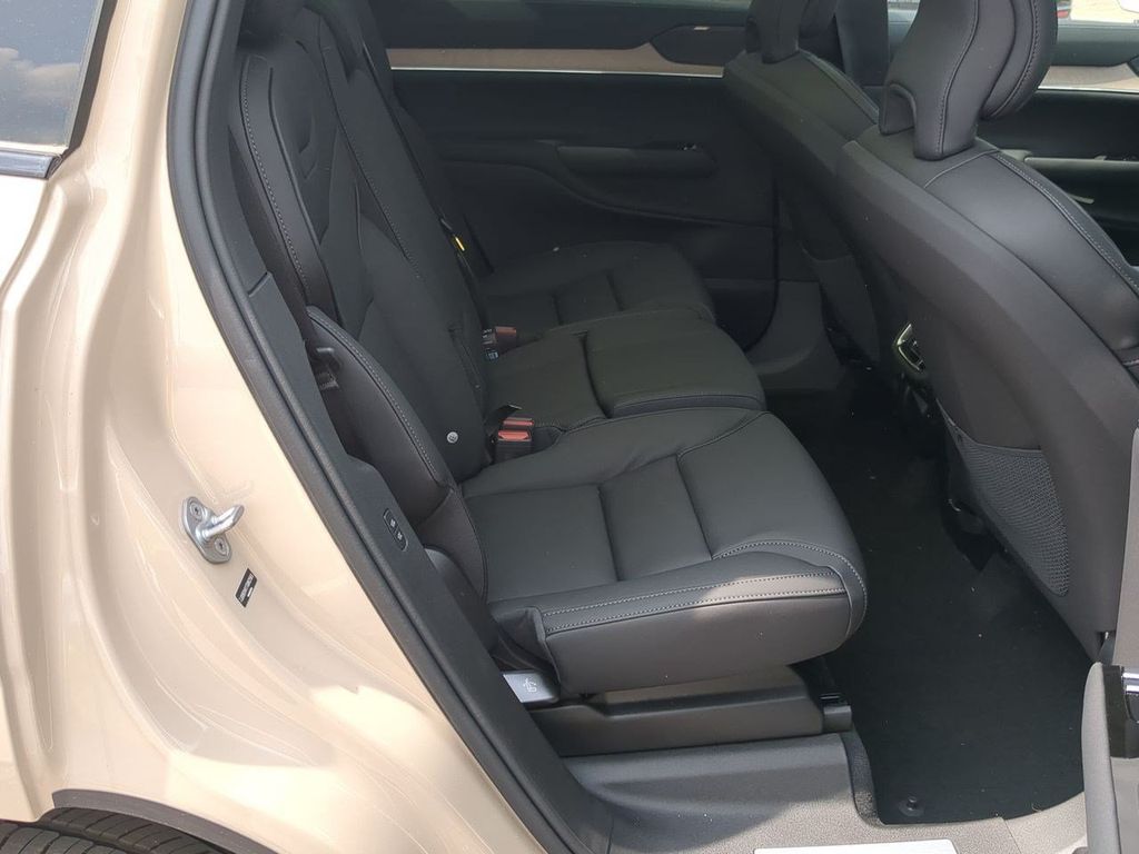 Thumbnail: 2026 Volvo EX90 - 24
