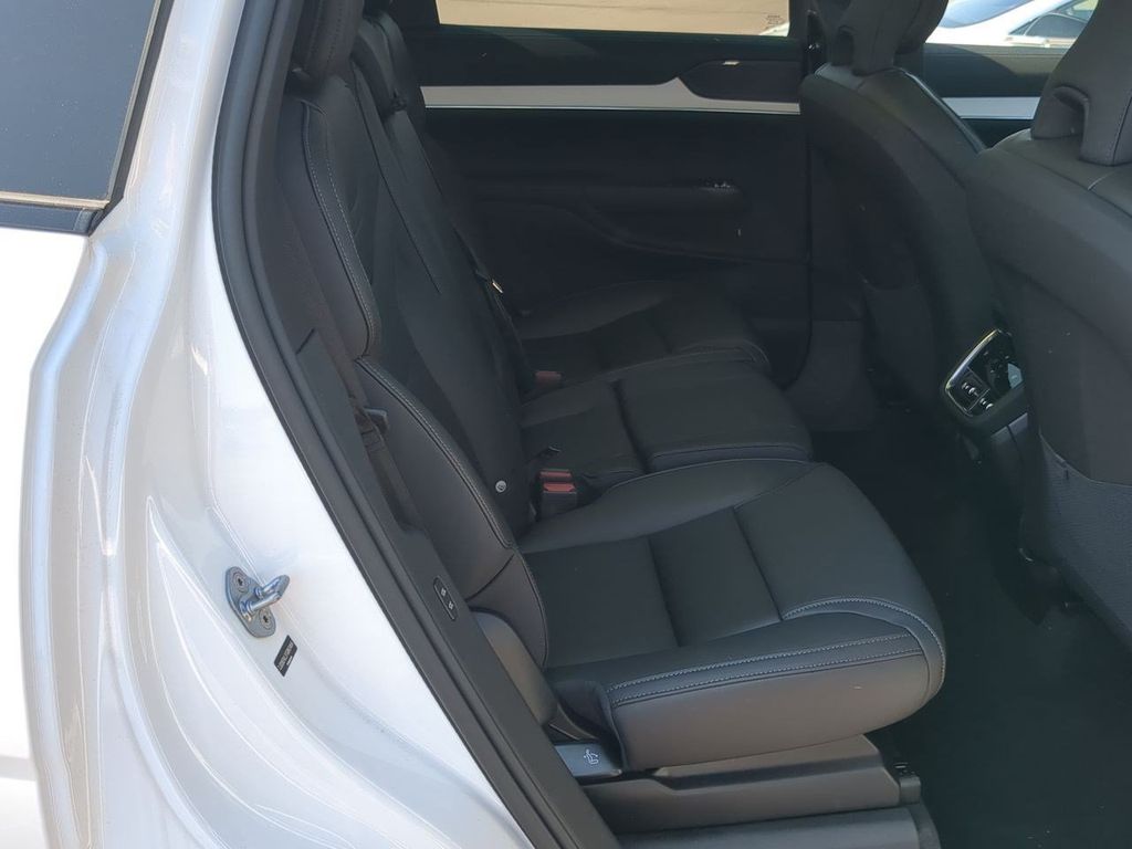 Thumbnail: 2026 Volvo EX90 - 25