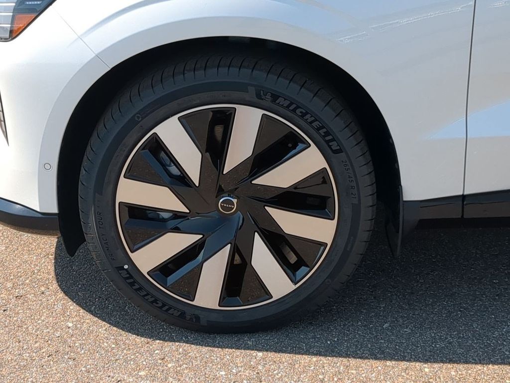 Thumbnail: 2026 Volvo EX90 - 8