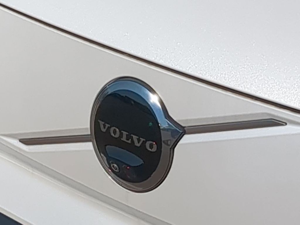 Thumbnail: 2026 Volvo EX90 - 7
