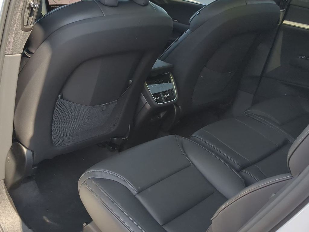 Thumbnail: 2026 Volvo EX90 - 12