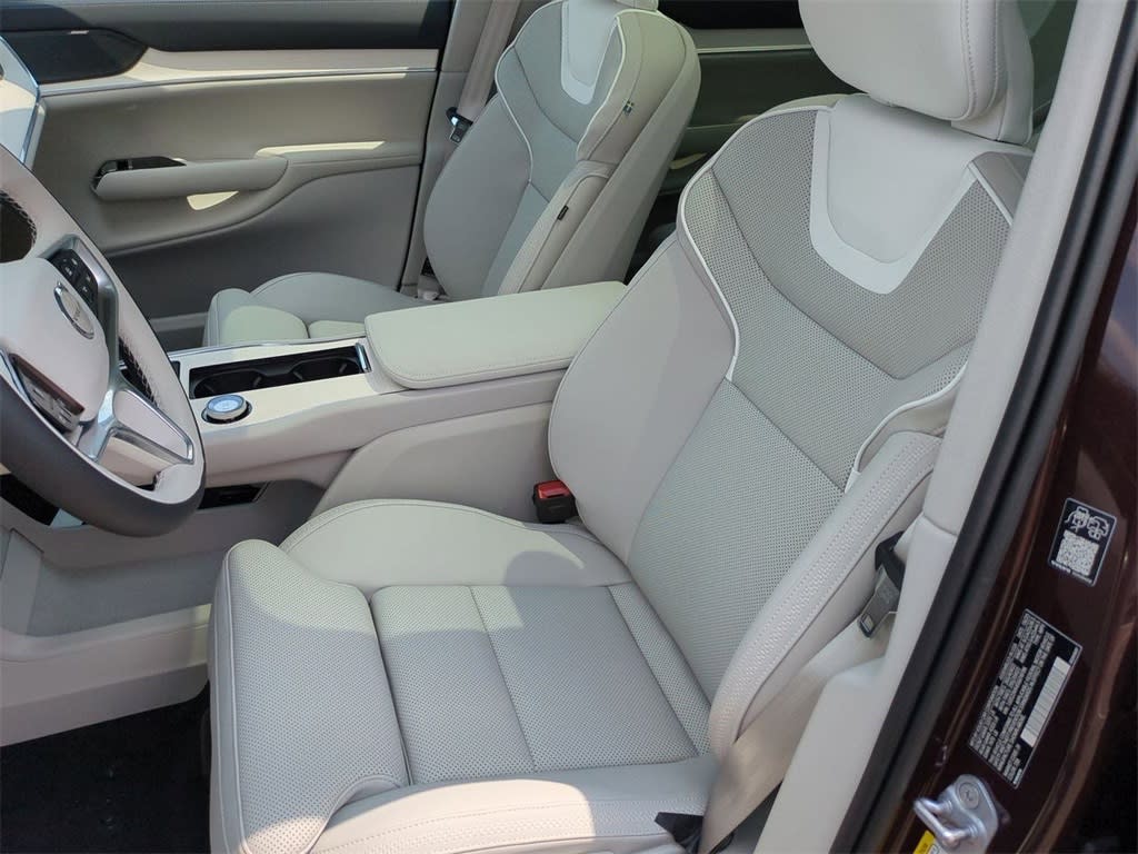 Thumbnail: 2025 Volvo EX90 - 9