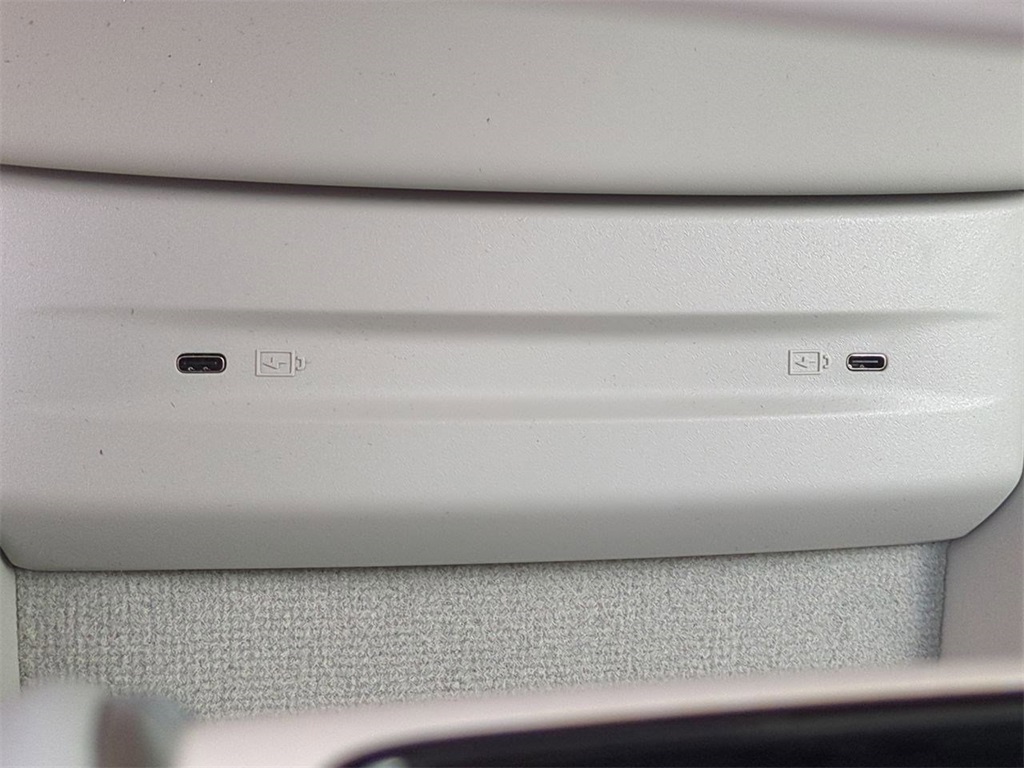 Thumbnail: 2025 Volvo EX90 - 35