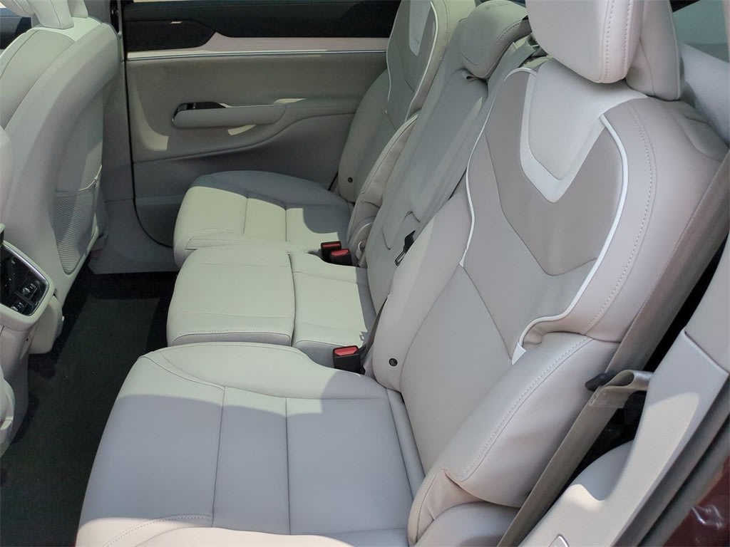 Thumbnail: 2025 Volvo EX90 - 11