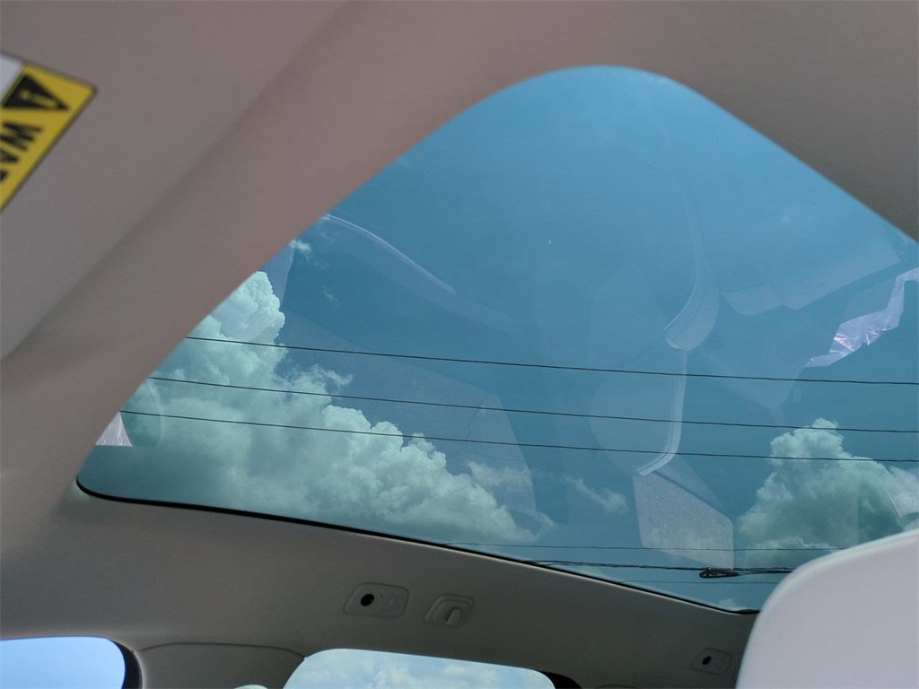 Thumbnail: 2025 Volvo EX90 - 25