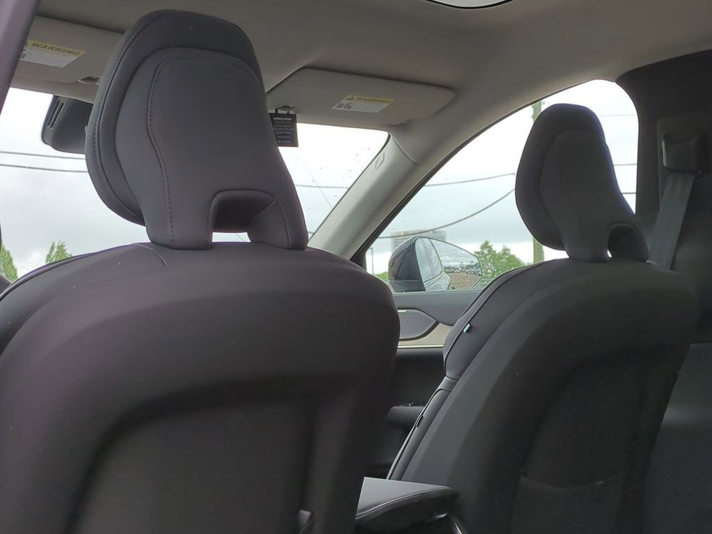 Thumbnail: 2025 Volvo EX90 - 11