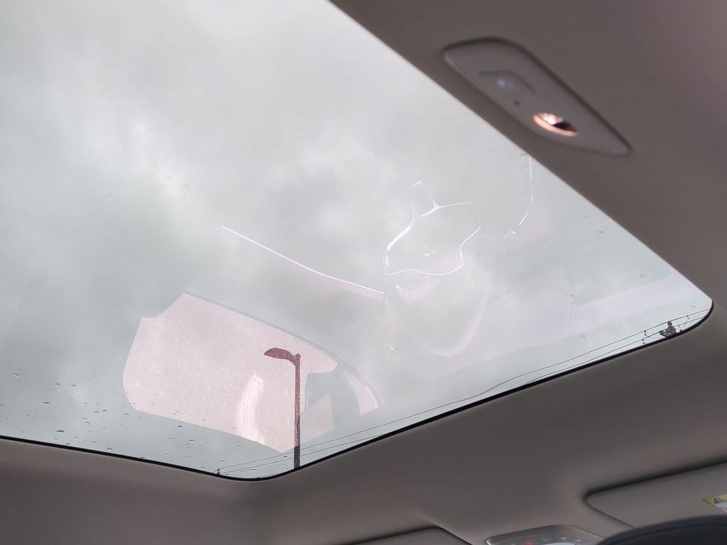 Thumbnail: 2025 Volvo EX90 - 28