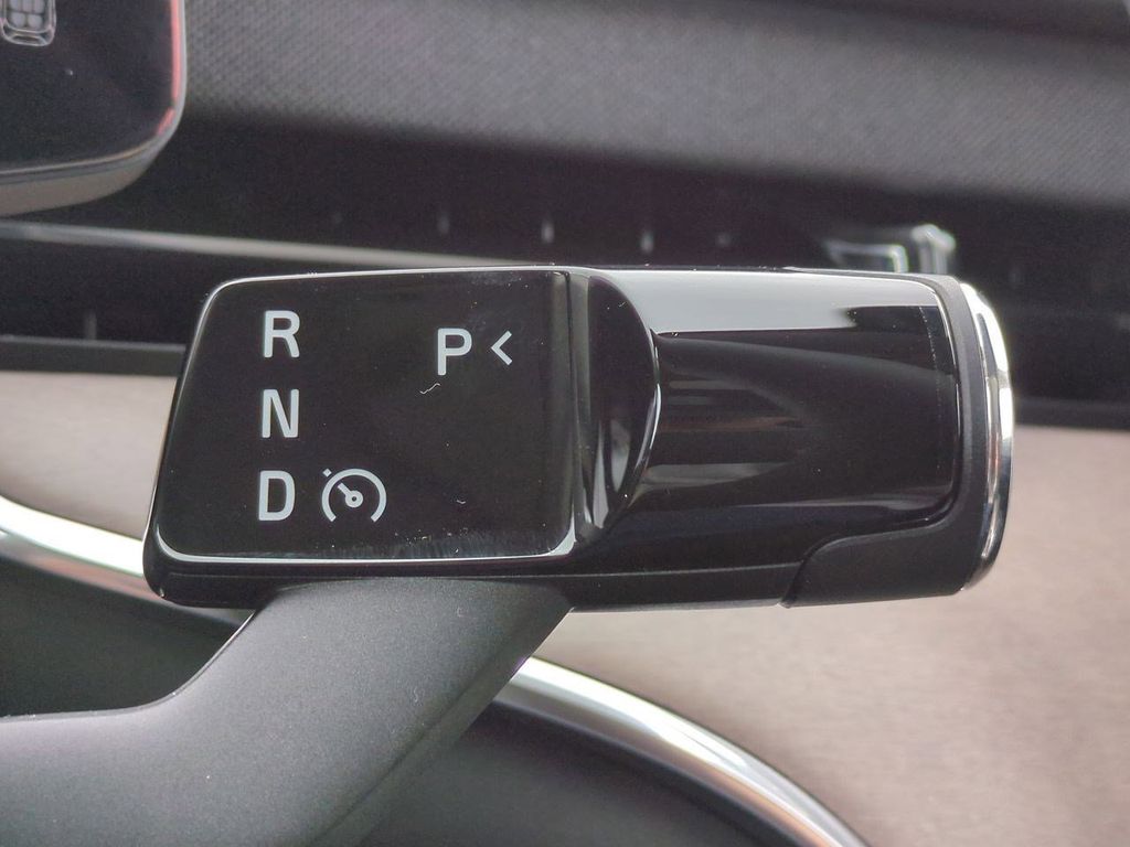 Thumbnail: 2025 Volvo EX90 - 15