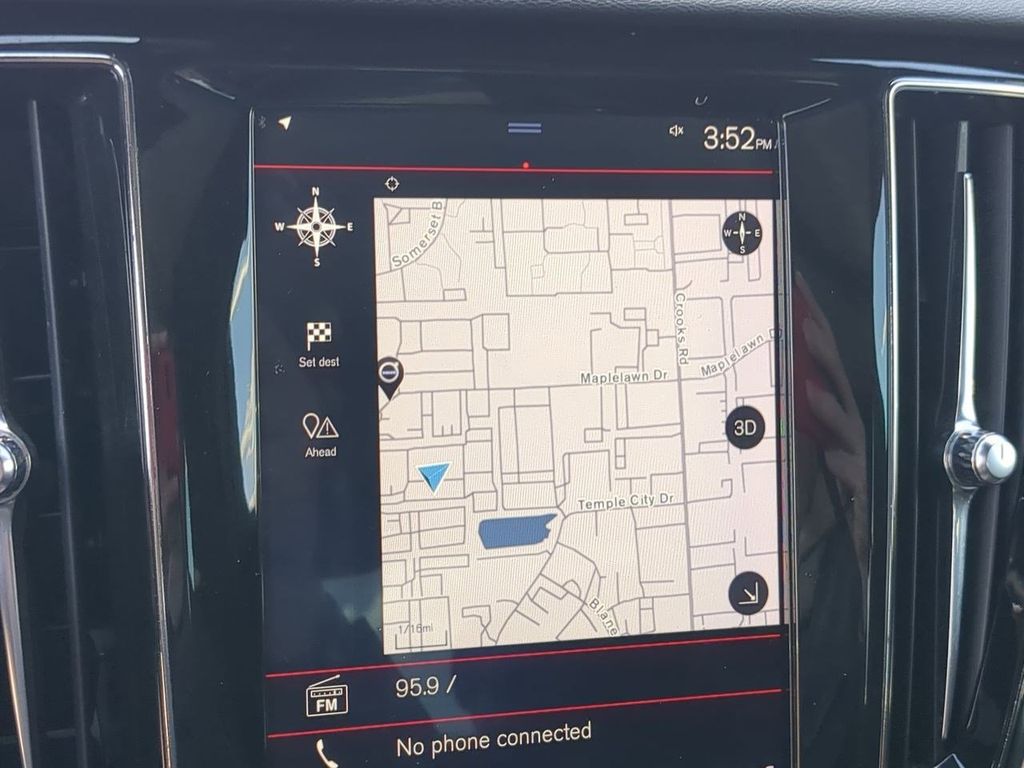 Thumbnail: 2019 Volvo S60 - 29