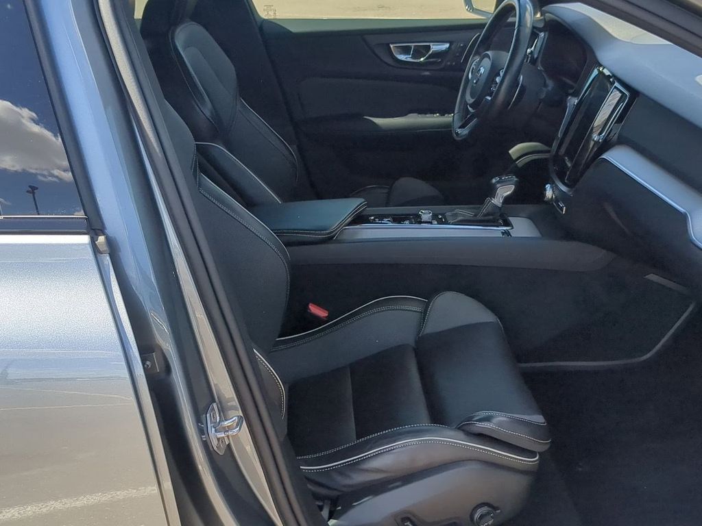 Thumbnail: 2019 Volvo S60 - 11