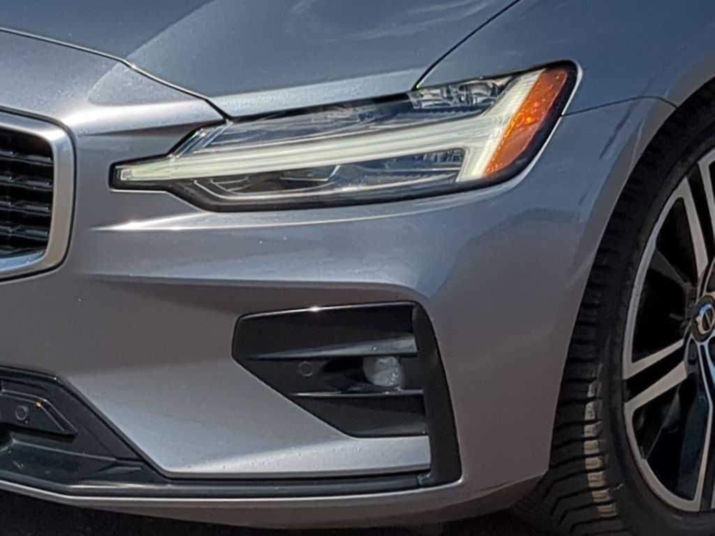 Thumbnail: 2019 Volvo S60 - 21