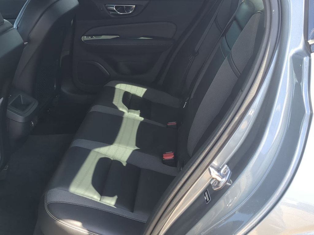 Thumbnail: 2019 Volvo S60 - 12