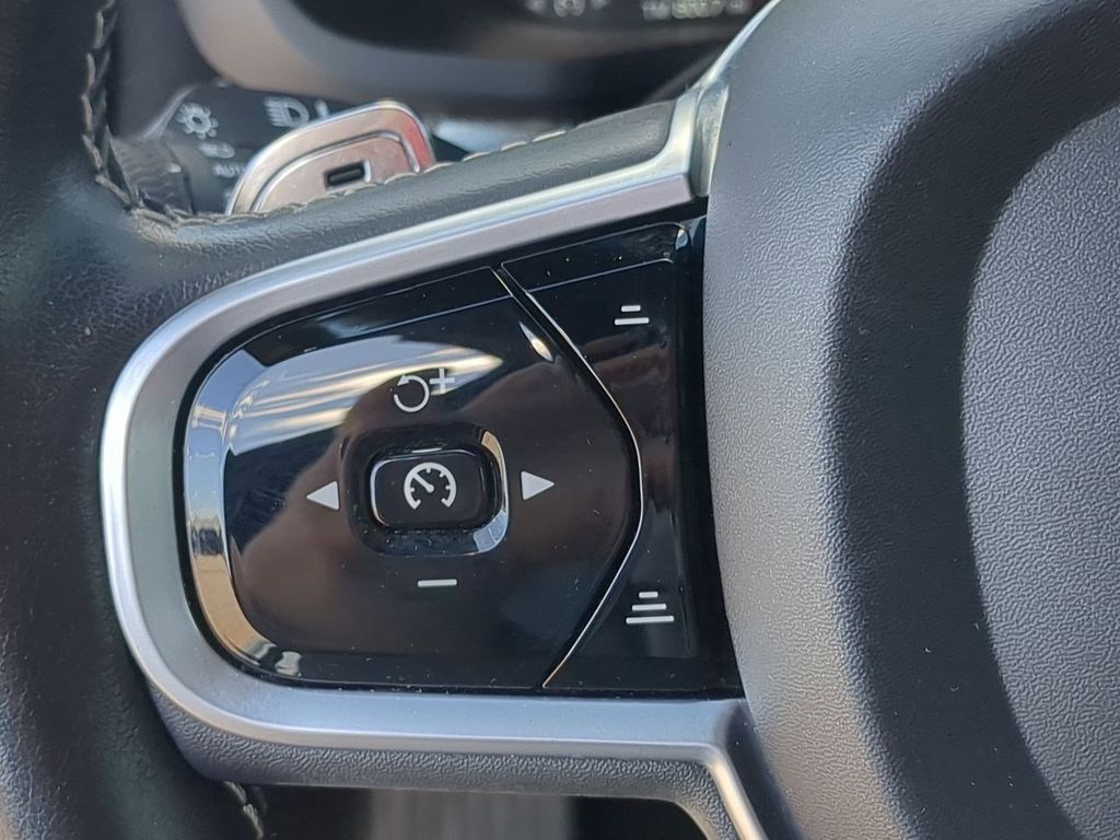 Thumbnail: 2019 Volvo S60 - 26