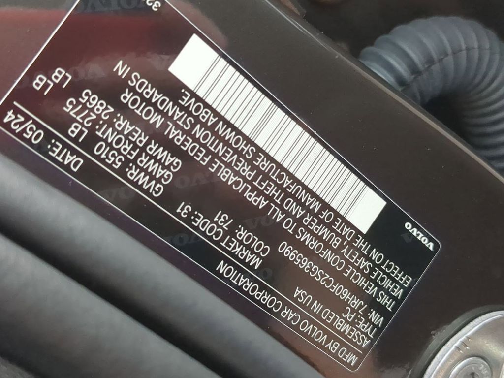 Thumbnail: 2025 Volvo S60 - 31