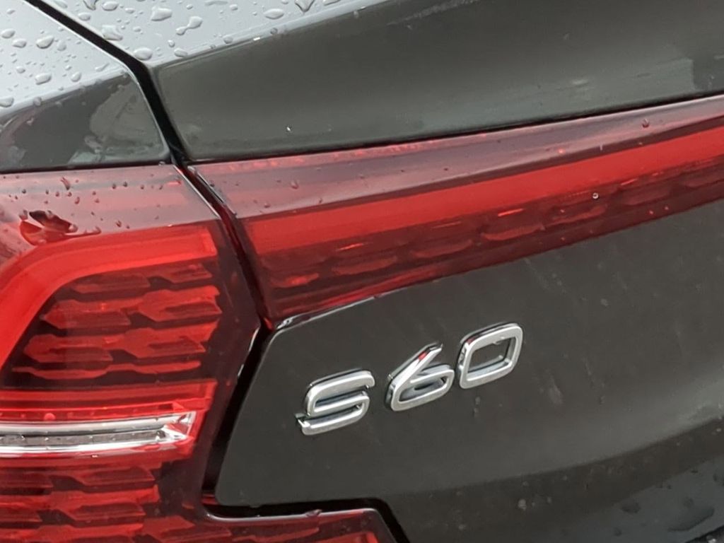 Thumbnail: 2025 Volvo S60 - 22