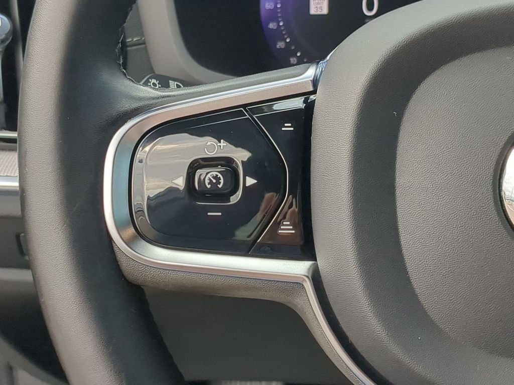 Thumbnail: 2024 Volvo S60 - 26