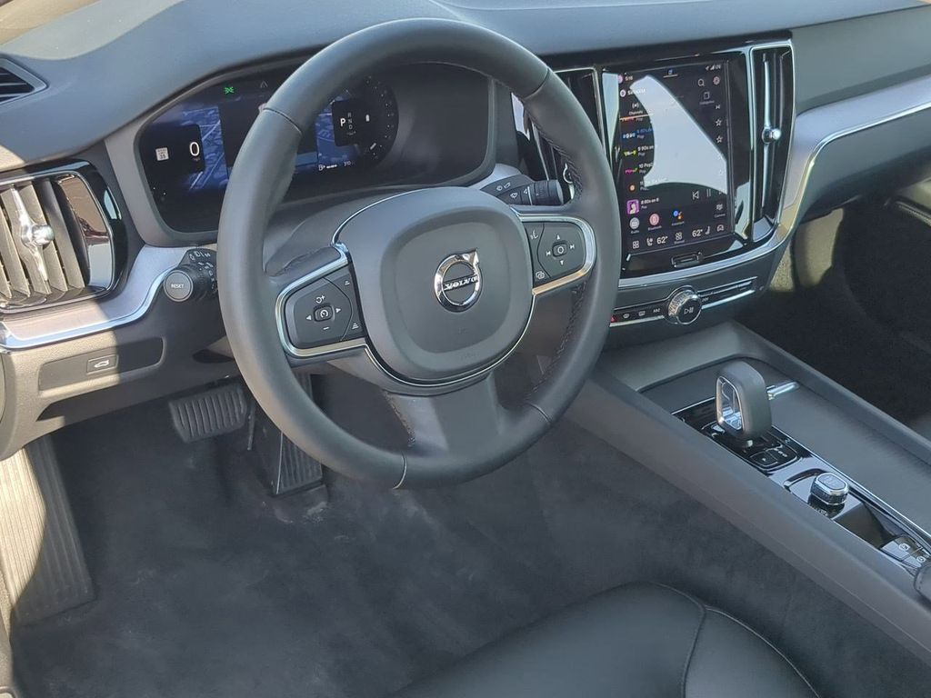 Thumbnail: 2024 Volvo S60 - 2