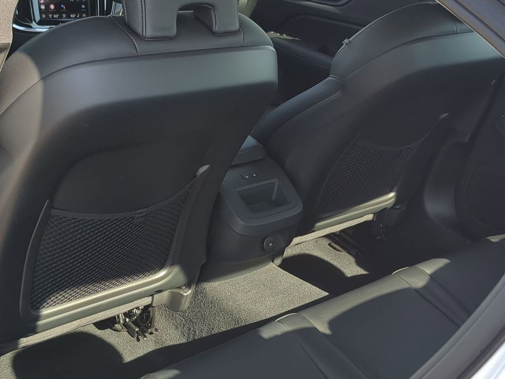 Thumbnail: 2024 Volvo S60 - 24