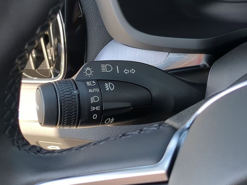 Thumbnail: 2024 Volvo S60 - 28